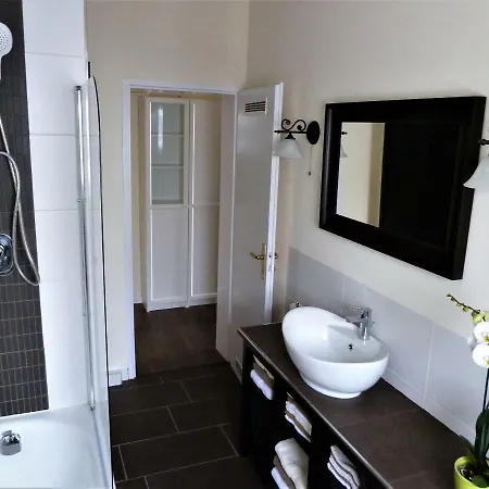 Randersacker Apartman *